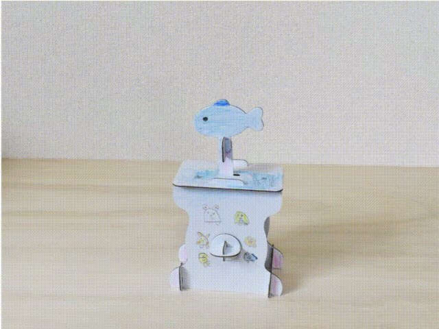 「からくりのタネ　クランク1　くるっとぴょん」の完成した作品のGIF画像